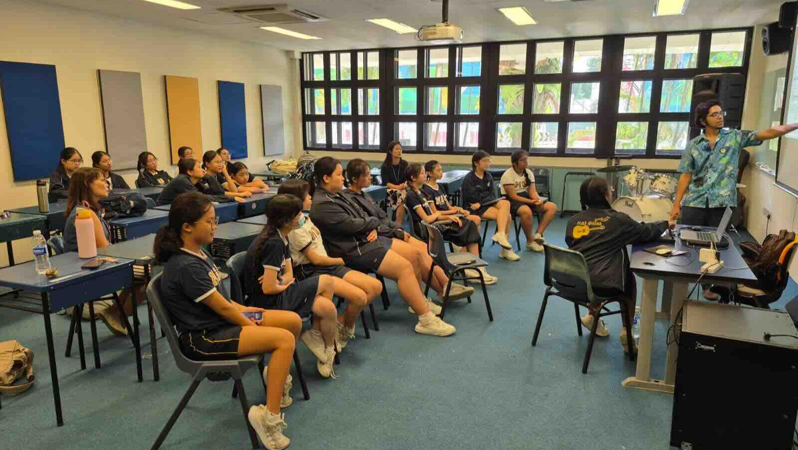 Seeing Sound workshop in Singapore Music Workshop Singapore Seeing Sound workshop in Singapore, where students experiment with sound waves and physics of music